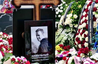 «Спасибо за память, которая дарит надежду». Родители Навального поблагодарили всех, кто приходит к его могиле и помнит о нем